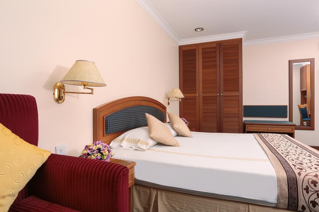 Hotel Sentosa Kuala Belait Habitación foto