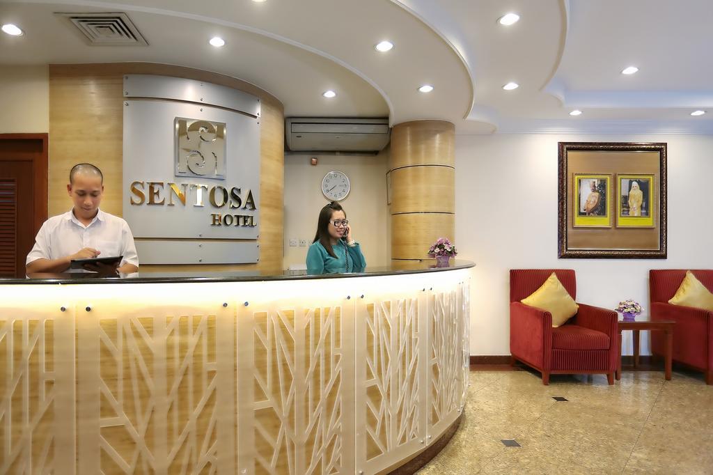 Hotel Sentosa Kuala Belait Exterior foto